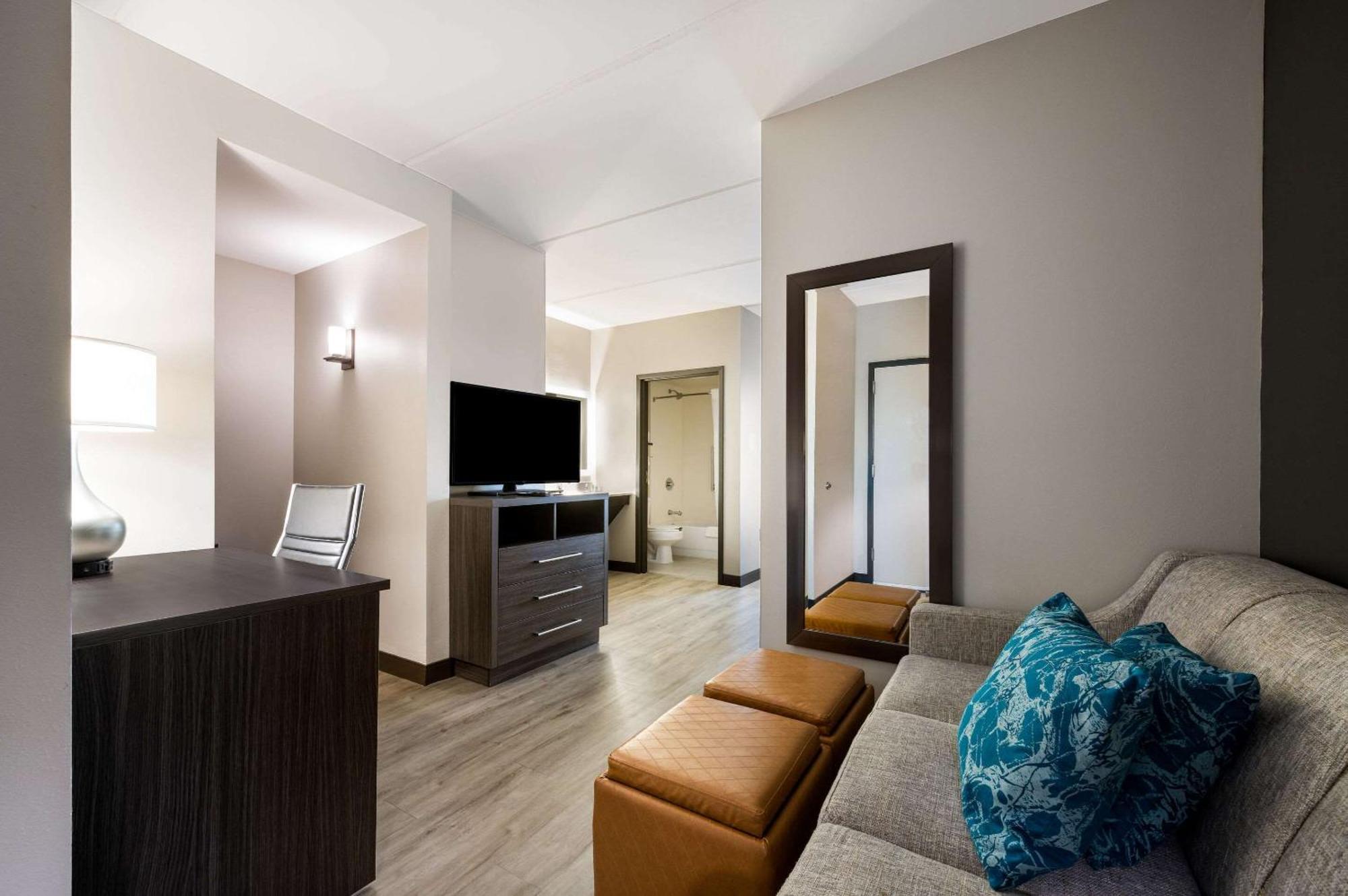 Comfort Northlake 2* Huntersville