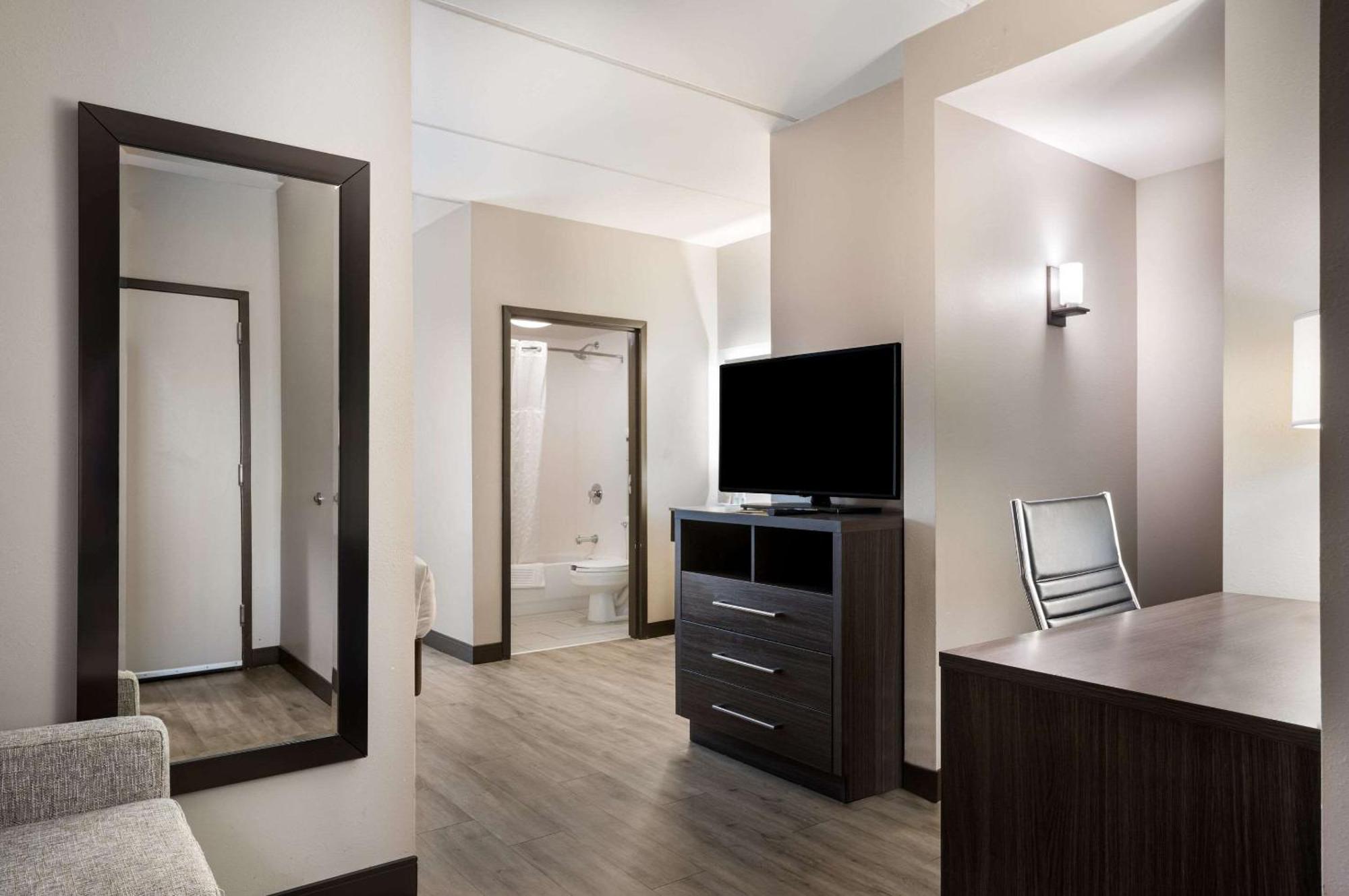 Comfort Northlake 2* Huntersville