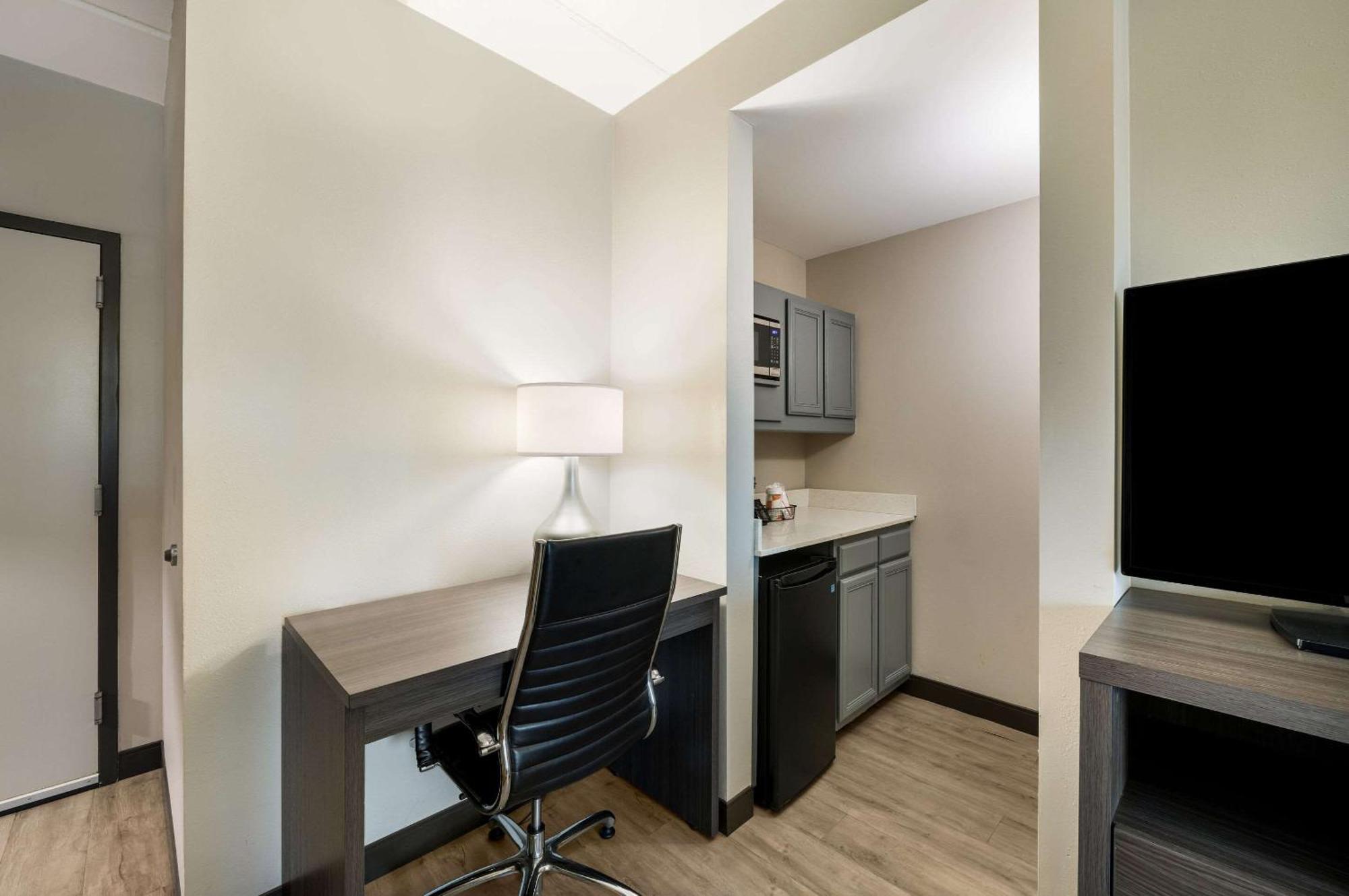 Hotel Comfort Northlake Huntersville