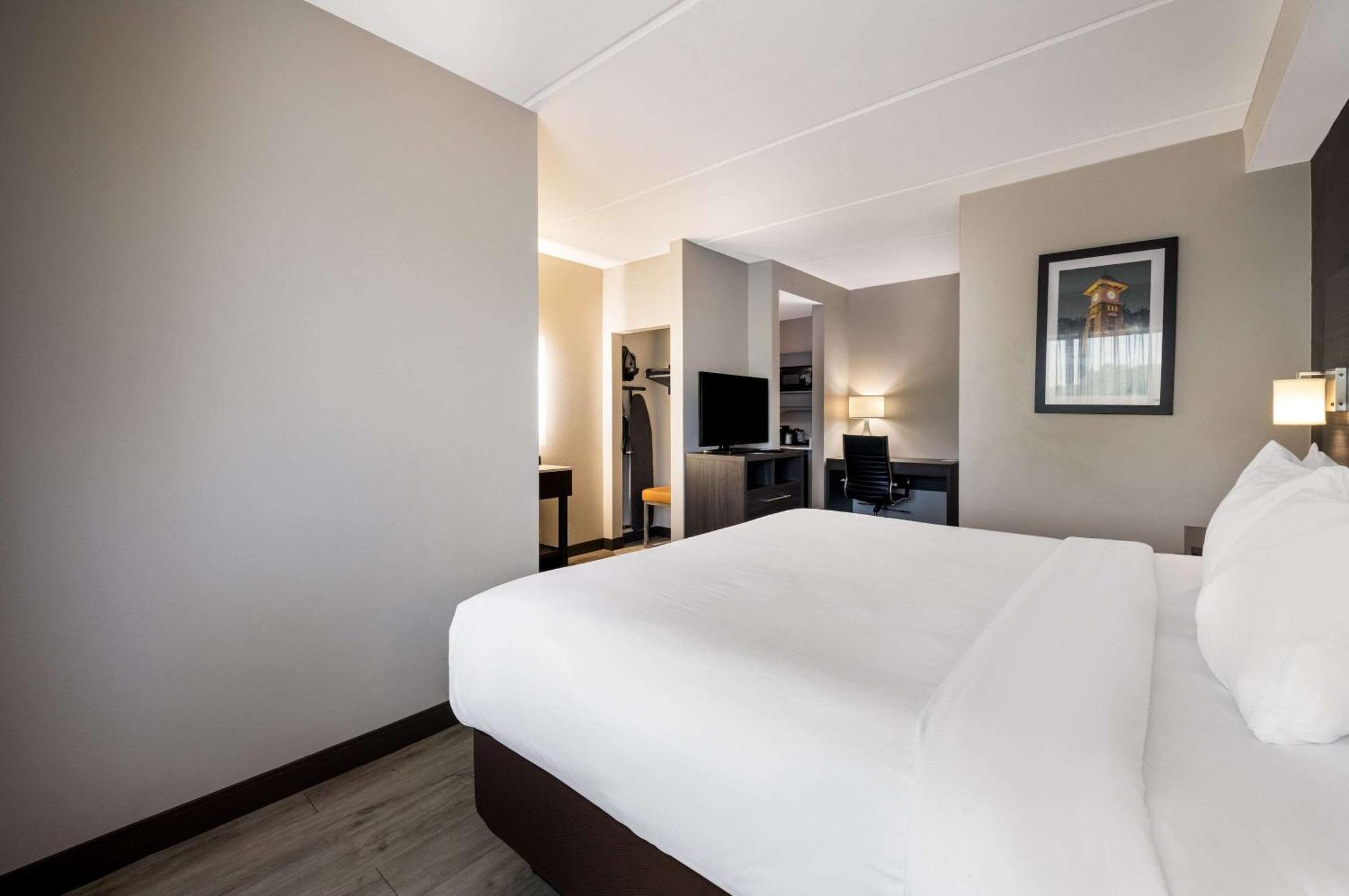 Comfort Northlake Hotel Huntersville