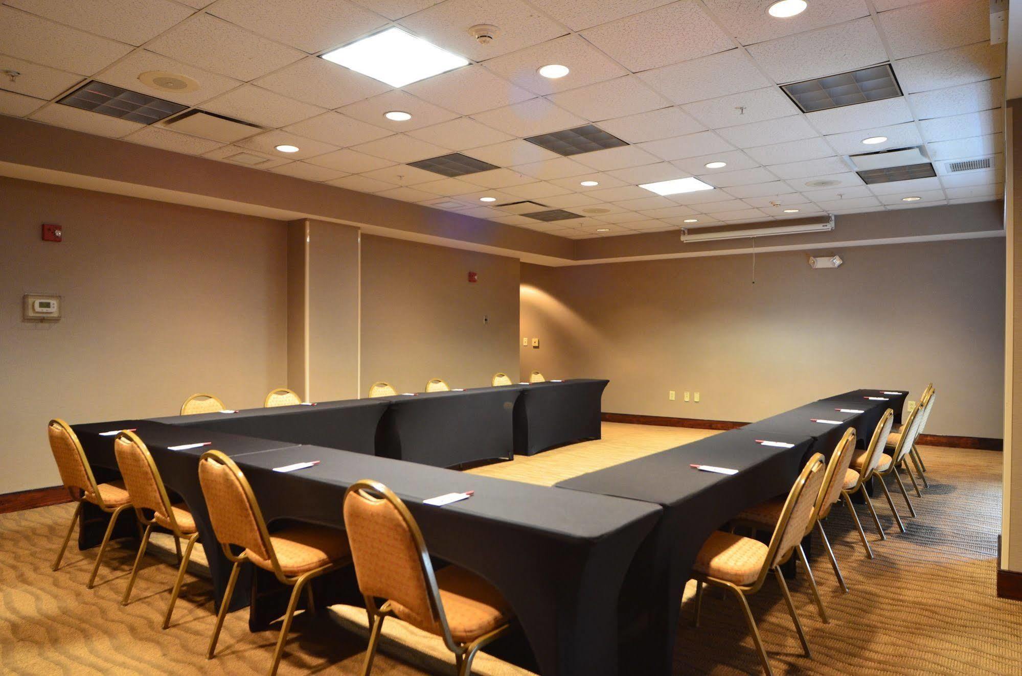 Comfort Northlake 2* Huntersville