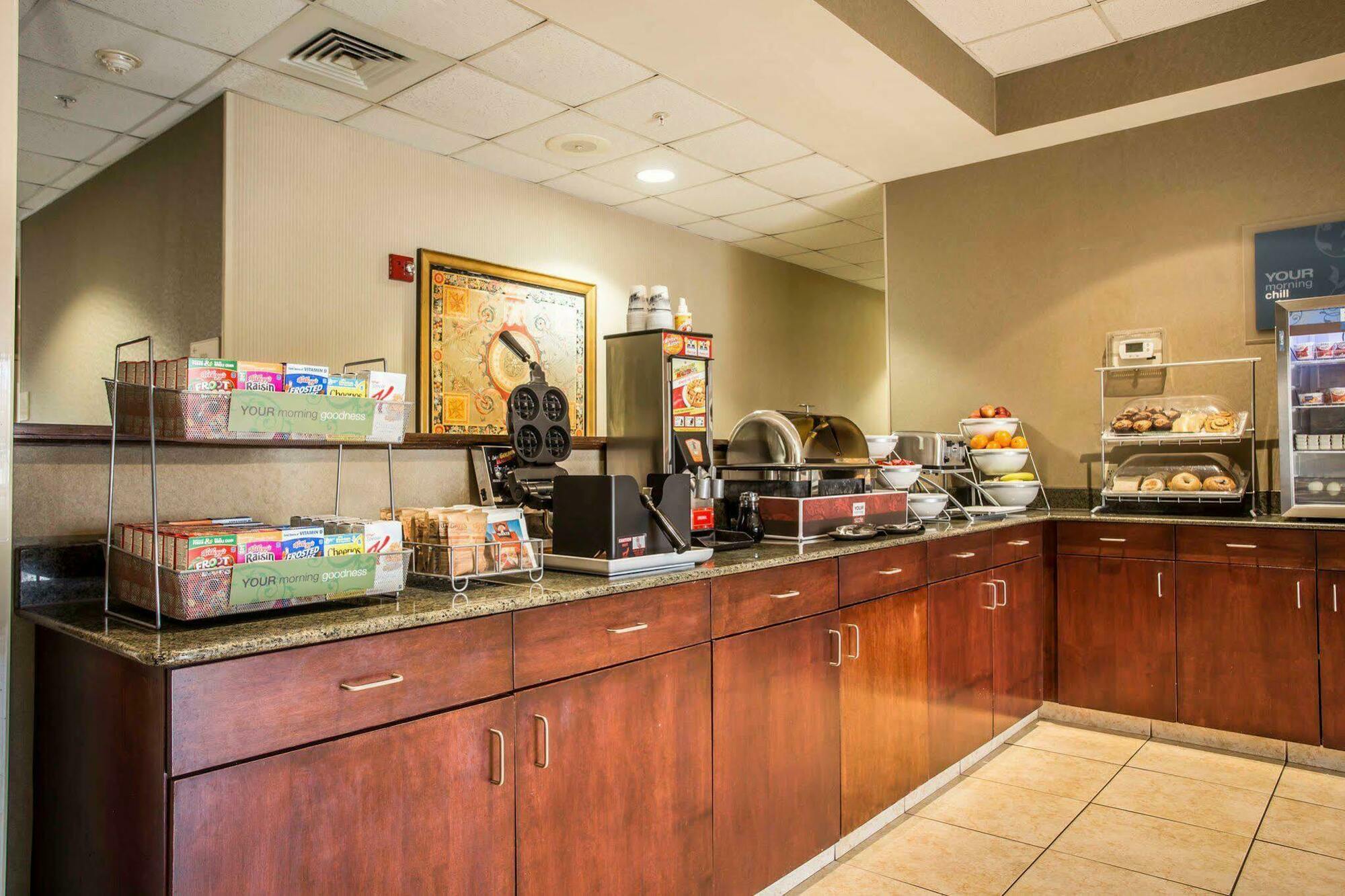 Comfort Northlake 2* Huntersville